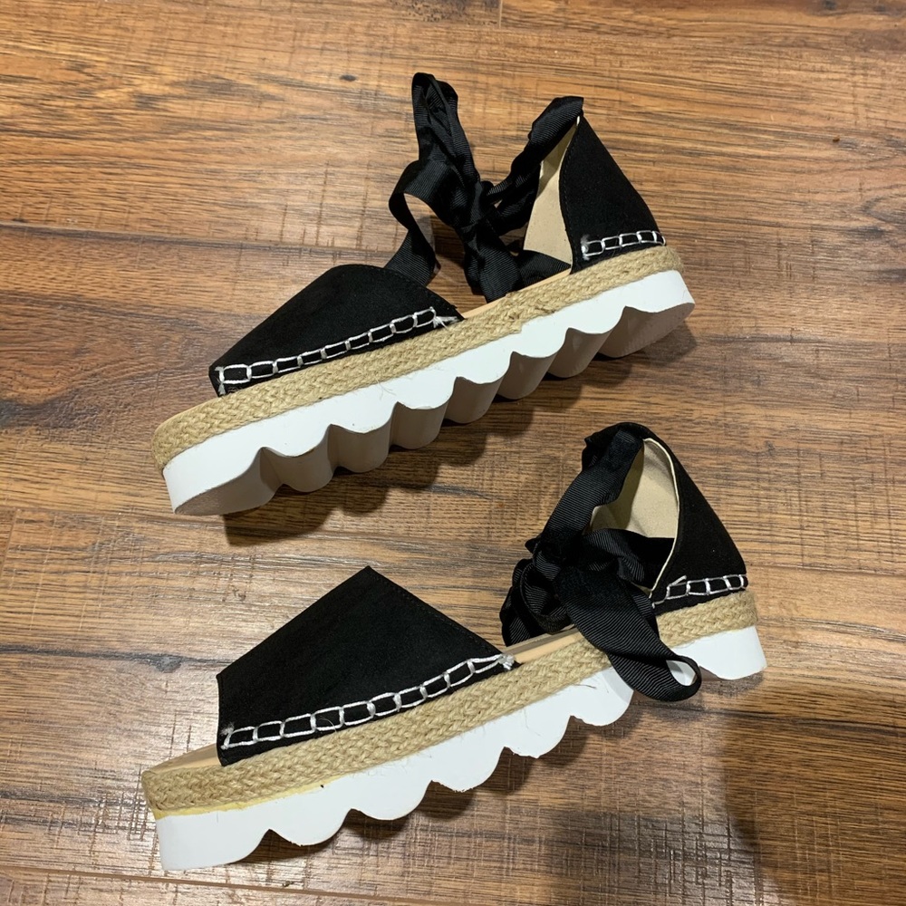 🌸Black Espadrille sandal🌸 - Picture 2 of 7